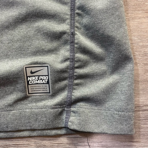 Nike Gray Long Sleeve Tee Athletic Comfort - Picture 6 of 8